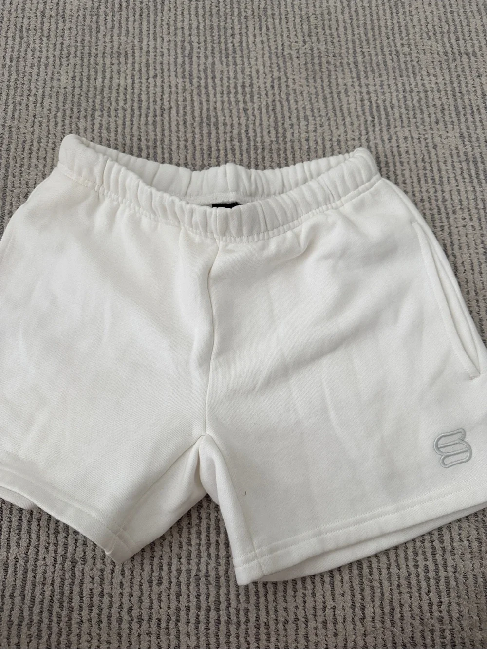 Aritzia super world Women’s White Casual Elastic-Waist Shorts